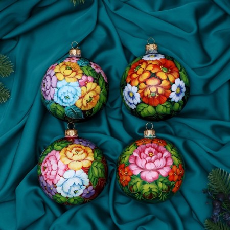 A set of 4 Christmas balls of 100 mm "unique bouquet"