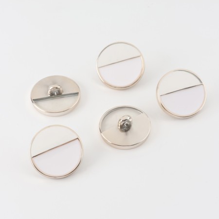 A set of plastic buttons on the leg, d = 25 mm, 5 pcs, white color