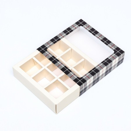 Box for 9 sweets with a shell, "male" 13.8 x 13.8 x 3.8-3