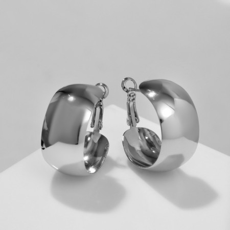 Harmers are “convex” wide, silver color, d = 3 cm