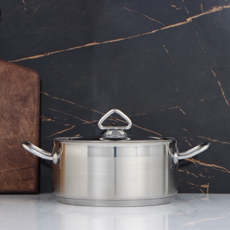 Pan, 3 l, d = 21.5 cm, h = 9.5 cm, metal lid, triple bottom, induction-5