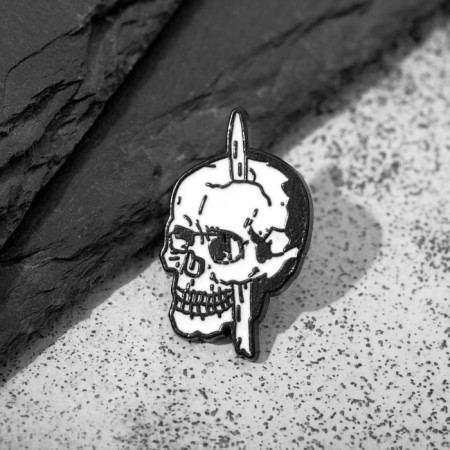 Icon "skull", black and white color in ferrous metal-1