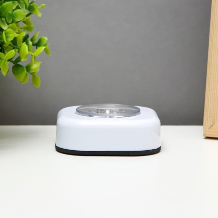 Night Pushlite "Square" 4XLED, 3AAA white 6.5x6.5x2.5 cm Risalux-3