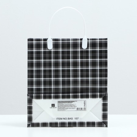 Package "Black in a Cage", soft plastic, 26 x 23 cm, 110 μm-1