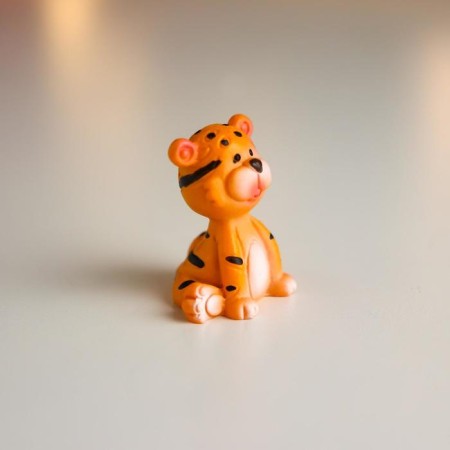Souvenir Polystone "Tigeroil Striped on vacation" MIX 3x2.5x4.2 cm-3