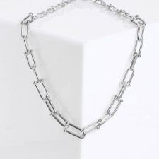 The necklace 