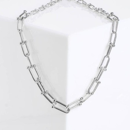 The necklace "chain" is not a standard, the color is silver, l = 45 cm