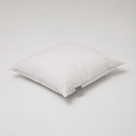 The pillow is low, size 70x70 cm, color mix