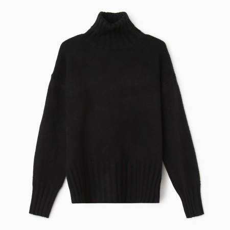 Women's sweater, black color, one size (46-50)