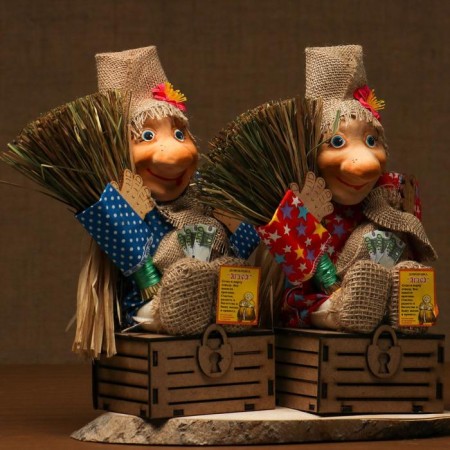 Orak-Domova "Baba Yaga on the chest", 30x29x23 cm, mix
