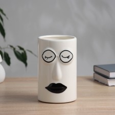 VAZA Ceramics Table 