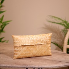 The casket is wicker, from bamboo 30x18x5 cm