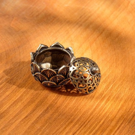 Kurilnitsa for incense cones "Lotus", 3x2.9 cm-1