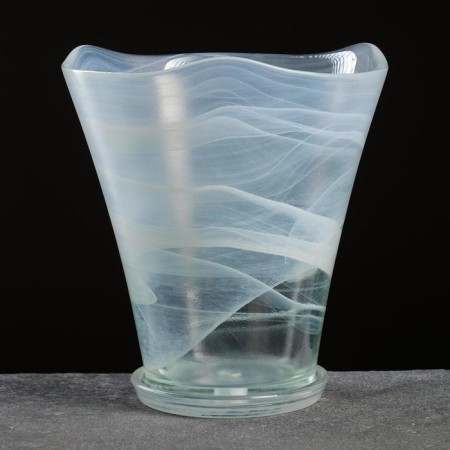 Flower pot with the pallet "Christina" Alabaster white 1.8 liters
