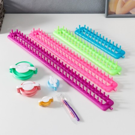 A set of knitting devices 4 pcs 24x5, 34.5x5, 45x5, 55x5cm+4 instr. d/manufacturing pompons