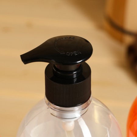 Set for a bath: 3 shower gels 1000 ml and 2 washcloths-2