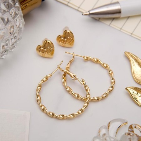 Crub Earrings with Pusets "Heart", Color Gold, D = 2.5 cm
