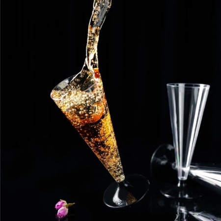 A single -single -plastic glass for champagne “cone”, 150 ml, with a black leg, the color is transparent-15