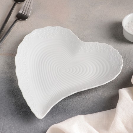 Ceramic serving dish "Heart", 23 × 21 × 2 cm-1