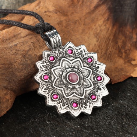 Amulet "Mandala of Love" with agate stone and rhinestones, 35x42 mm, metallic-1