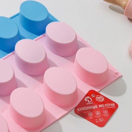 The form for baking is the “figure. Ellipse smooth ”, silicon, 28.5 × 17.2 cm, 8 cells (7.4 × 5.2 × 3 cm), mixing color-5