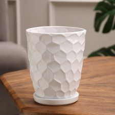 Flower pot with a pallet 2.2 l, white ceramics, honeycomb (m)