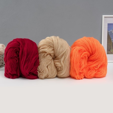 Yarn "Karachaevskaya" 100% acrylic 700-720m/220 ± 20g mix