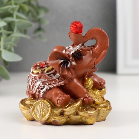 Polystone souvenir "Elephant with ruby ​​on coins" 8x6.5x8.5 cm-4