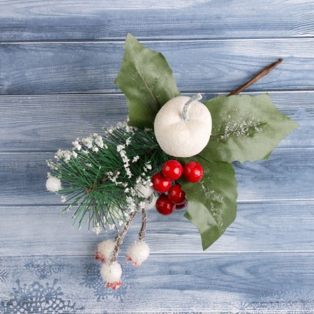 Decor "Winter Miracle" berries and needles 21 cm-1