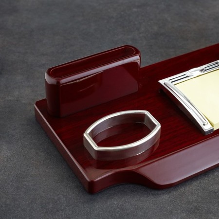 Set of desktop chancellery 4V1 with a clock-4