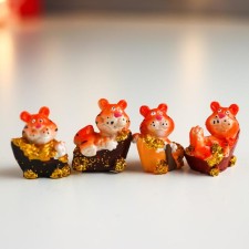 Сувенир полистоун "Маленький тигр в лодочке с золотом" МИКС 2,5х2х2,5 см