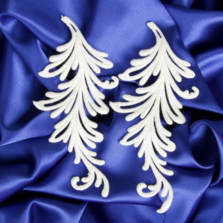 Christmas tree decoration "Peryshko - hoarfrost" (set 2 pcs) 7.5x16 cm, white