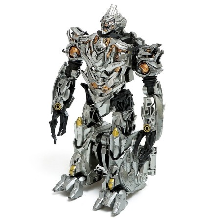 Fighter robot, transforms, with metal elements-1
