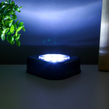 Night Pushlite "Triangle" 3XLED, 3AA Black 6.5x6.5x2.5 cm Risalux-3