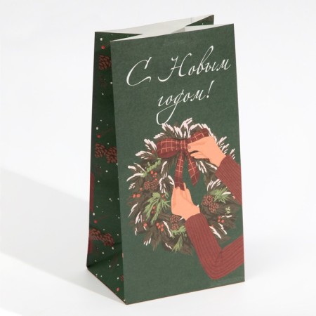 Package without handles "Wreath", 10 x 19.3 x 7 cm, New Year-1