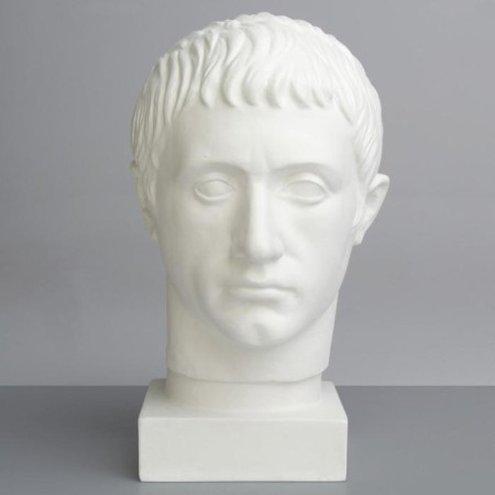 Gypsum figure Germanica head, 19 x 25 x 36 cm-1