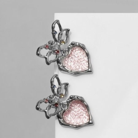 Earrings Metal "hearts" Pink insert, color silver-1