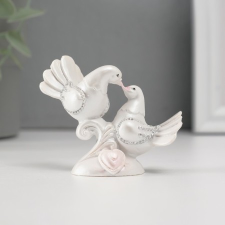 Polystone souvenir "Two pigeons" on a stand, mix 6.3x5x2.5 cm