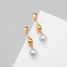 Earrings with pearls 
