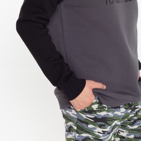 The male sweatshirt was launched, the color is black, size 52-5