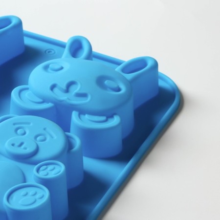 The form for baking the share "Animals. Zoo ”, silicone, 26 × 17 cm, 6 cells (7.2 × 6.4 cm), mix color-3