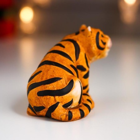 Souvenir ceramics "Tiger - give paw" 7x4.5x5.5 cm-2
