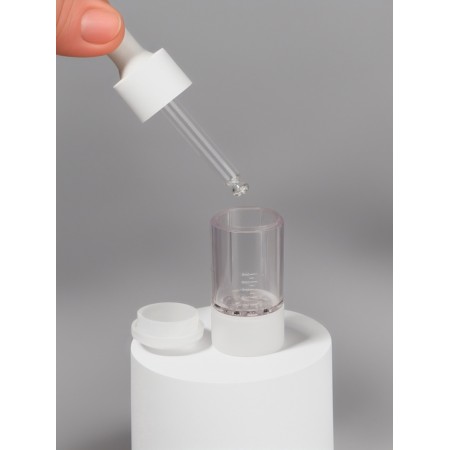 Massager d/head with the reservoir D2.7*5.5cm 5ml measuring scale plastic K/box QF-5