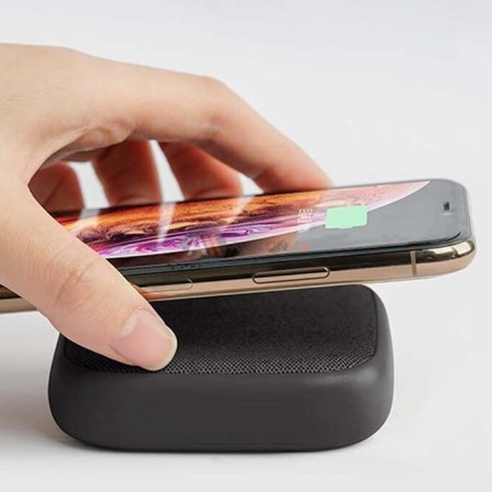 External Solove W5, 1000 Mam, 2.4A, 2 USB, wireless charging, black-1