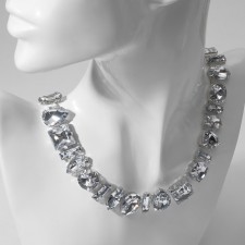 The necklace 