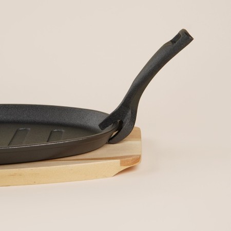 Cast -iron pan on the wooden stand Sl Home, 27 × 17.5 cm, h = 2.2 cm, black color is black-4