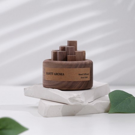 Set of wooden diffuser "Hantt Aroma", a cedar tree, with 10 ml essential oil in a box-1