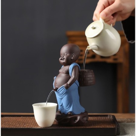 Figure "Pissing Boy" 16x8cm