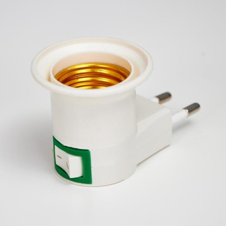 The lamp with a switch in an E27 outlet is 40W white 7x4.5x4.5 cm-3