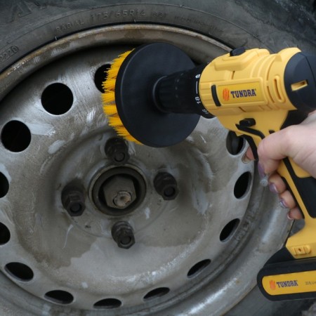 Nozzle brush to the screws of tundra, d = 100 mm, height 25 mm, hexagonal shank-1